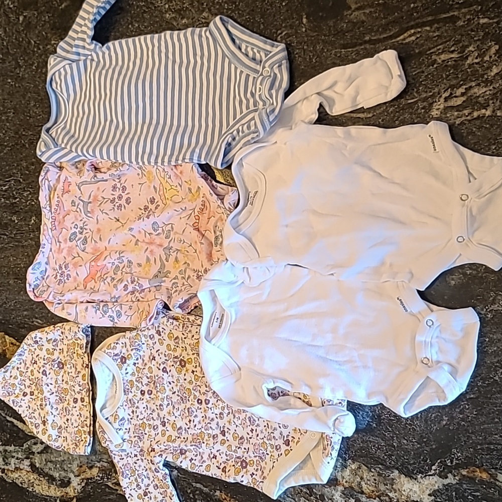 5 long sleeve onesies